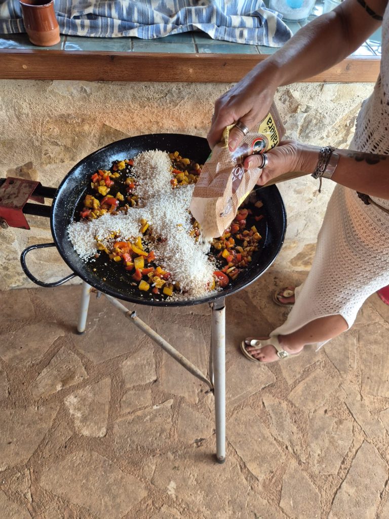 paella cooking show